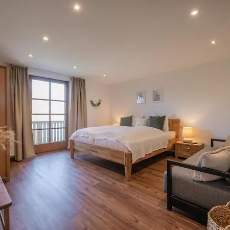 Ahrnhof Apartman *