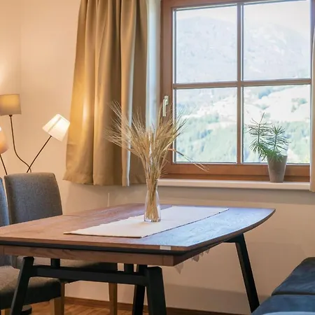 Ahrnhof Apartman *